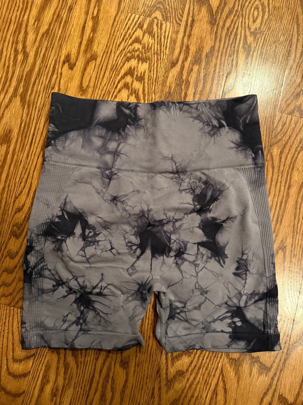 Tie-Dye Gray High-Rise Women's Active Shorts